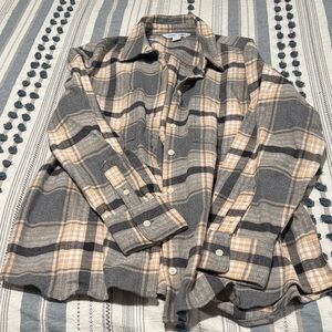 🖤Old Navy Women’s Boyfriend Plaid Shirt in Gray and Cream🖤